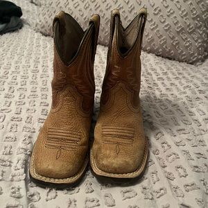 Ariat youth boys boots. Tan color, gently worn